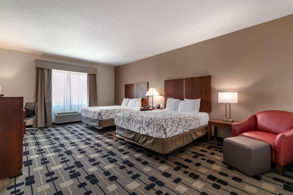 Best Western Plus Big Lake Inn - Image 4