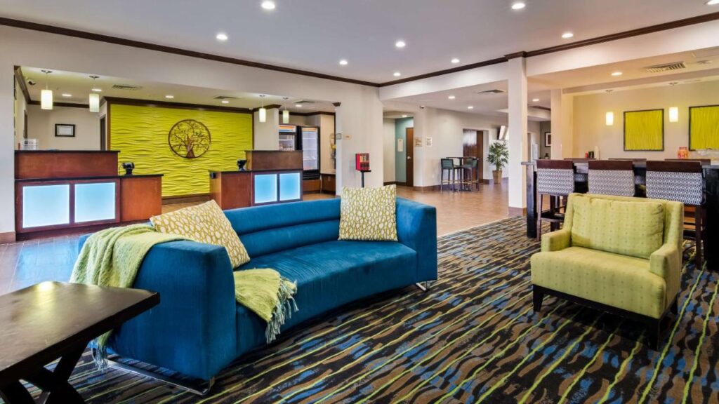 Best Western Plus Denver City Hotel & Suites - Image 1