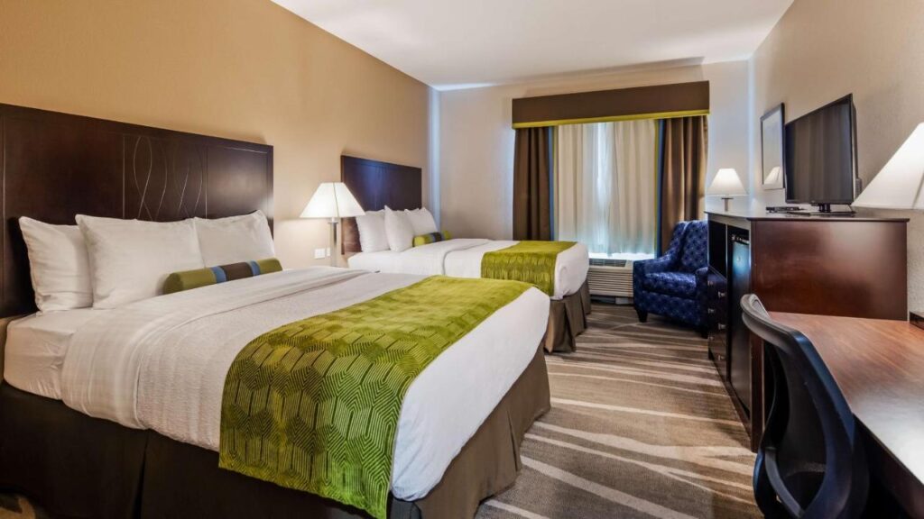 Best Western Plus Denver City Hotel & Suites - Image 2