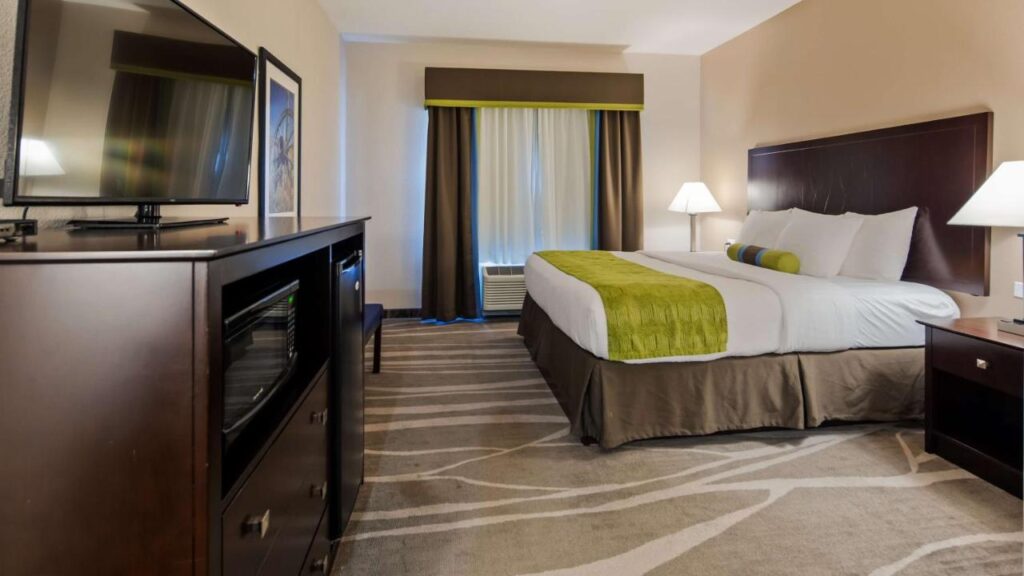Best Western Plus Denver City Hotel & Suites - Image 4