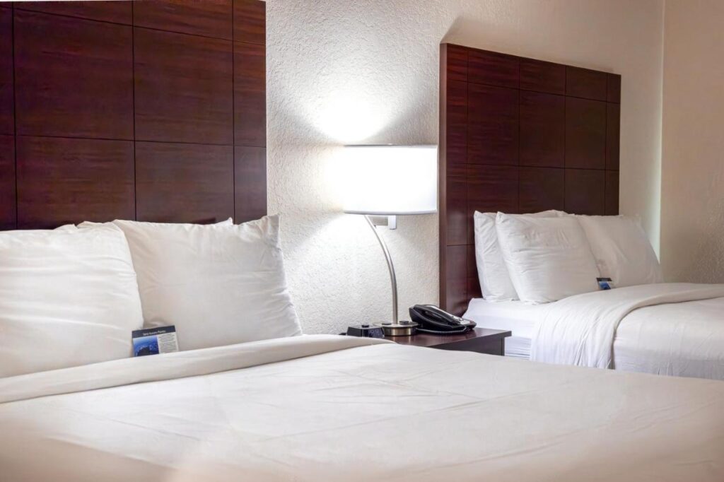 Cobblestone Inn & Suites - Big Lake - Image 3