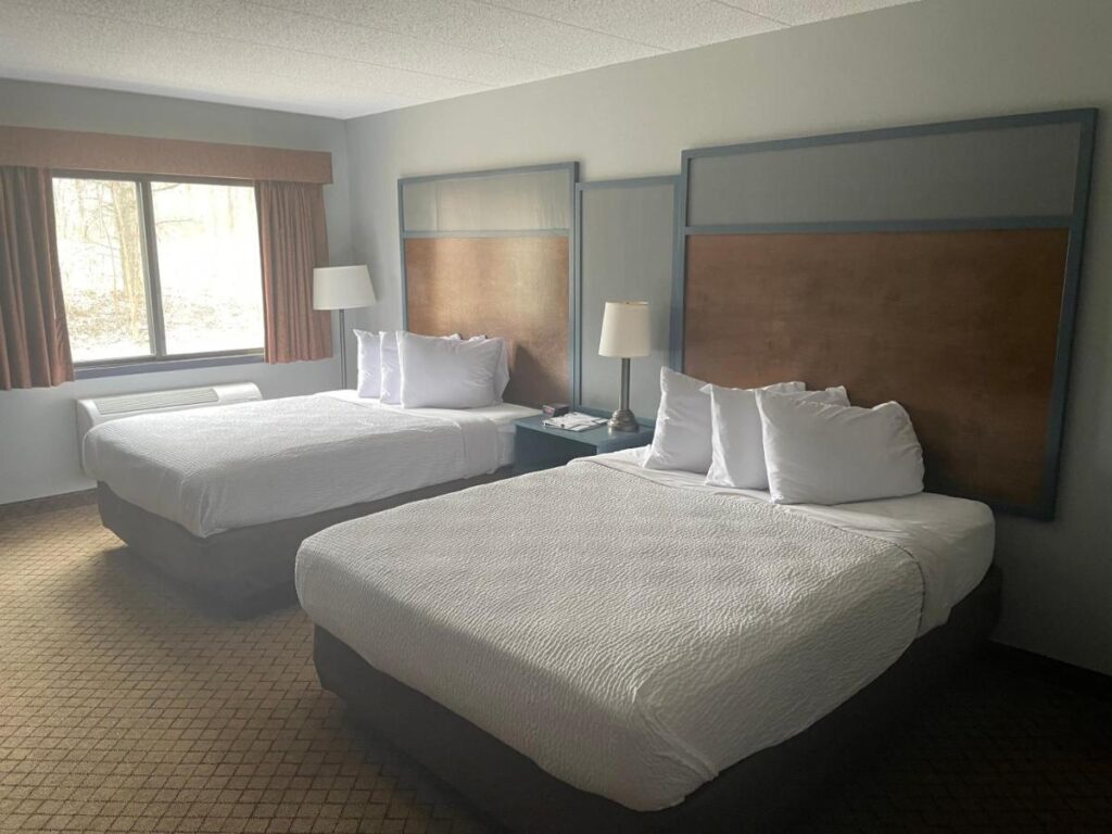 AmericInn by Wyndham Hartford WI - Image 6
