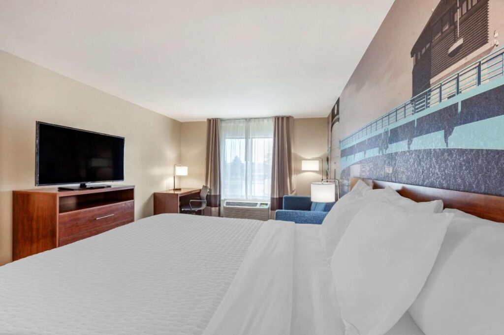 Clarion Pointe Racine - Mount Pleasant - Image 6