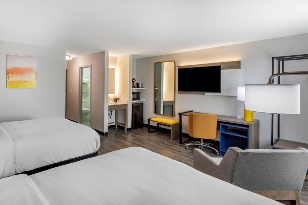 Comfort Inn Mount Pleasant - Racine - Image 5