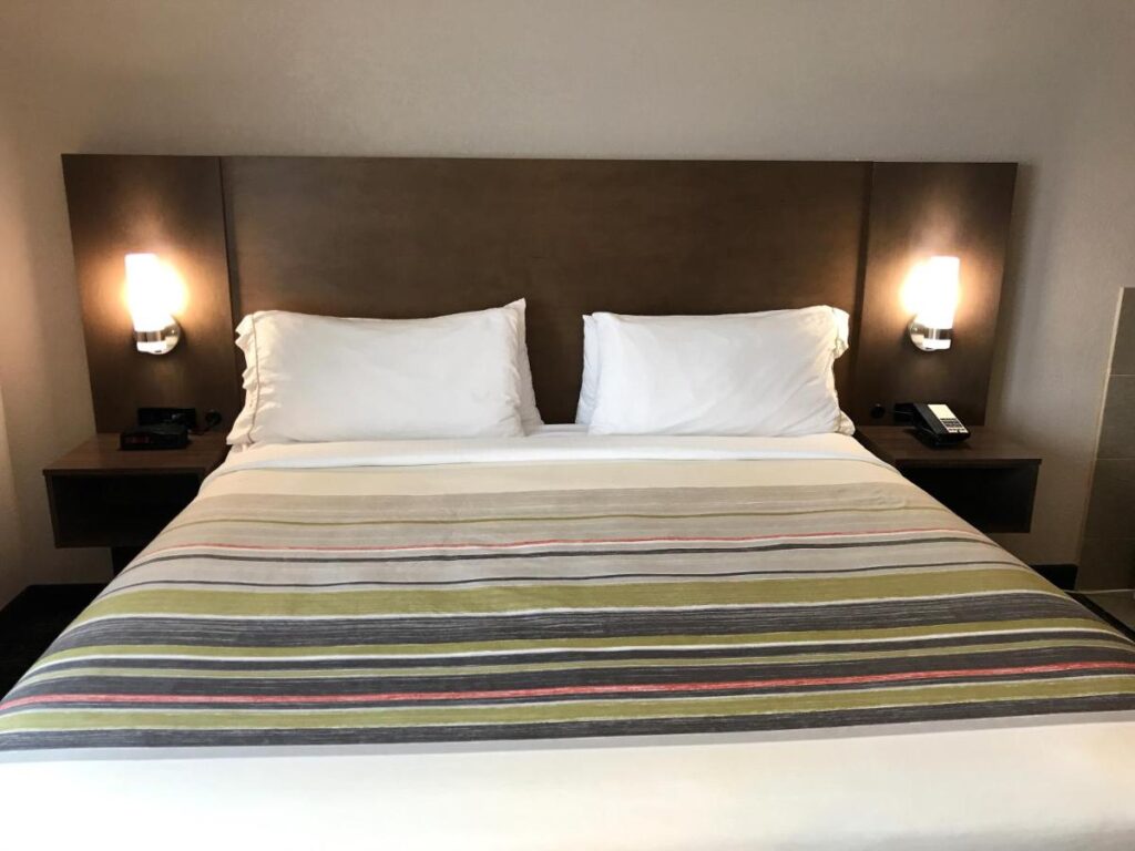 Country Inn & Suites by Radisson, Mt Pleasant-Racine West, WI - Image 4