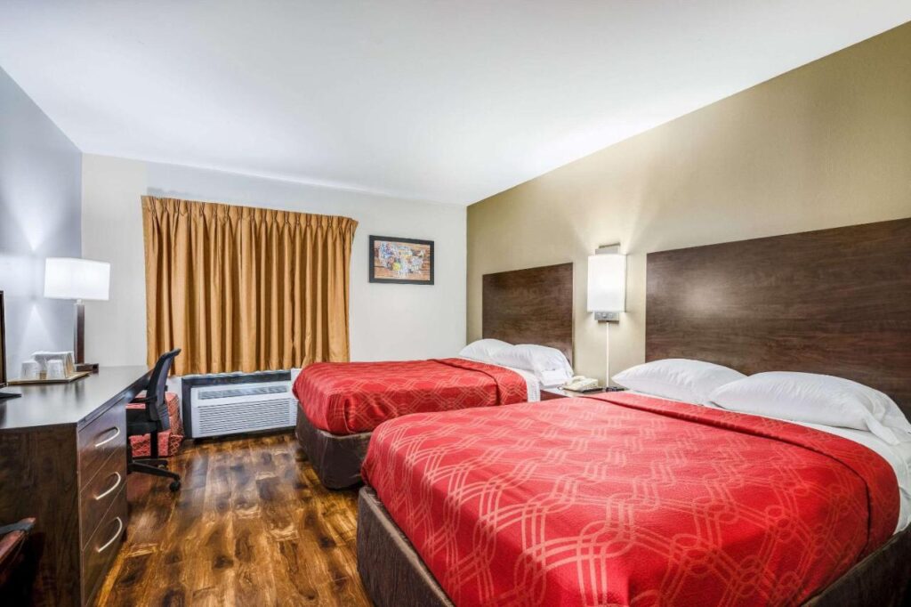 Econo Lodge Milwaukee Airport - Image 2