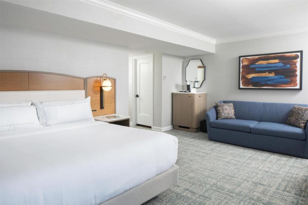Hilton Milwaukee - Image 2