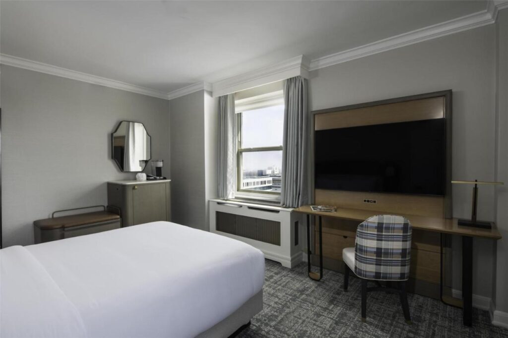 Hilton Milwaukee - Image 4