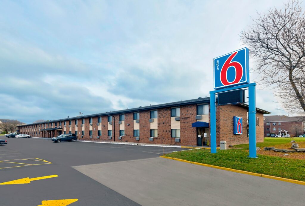 Motel 6-Oak Creek, WI - Image 5