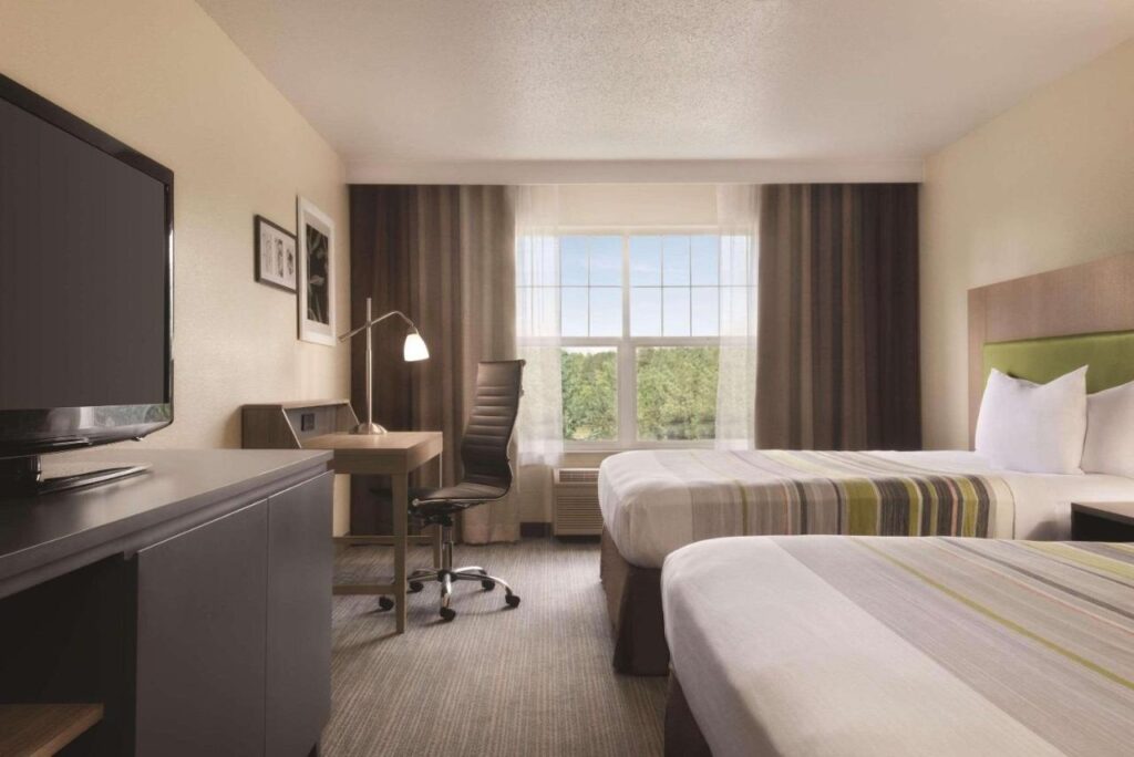 Country Inn & Suites by Radisson, Cottage Grove, MN - Image 4