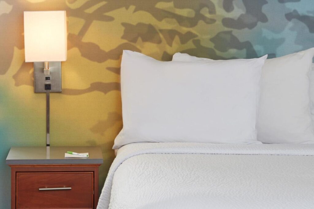 Courtyard by Marriott Bloomington Mall of America - Image 2