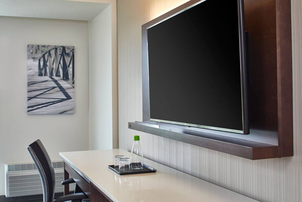 Courtyard by Marriott Minneapolis West - Image 3