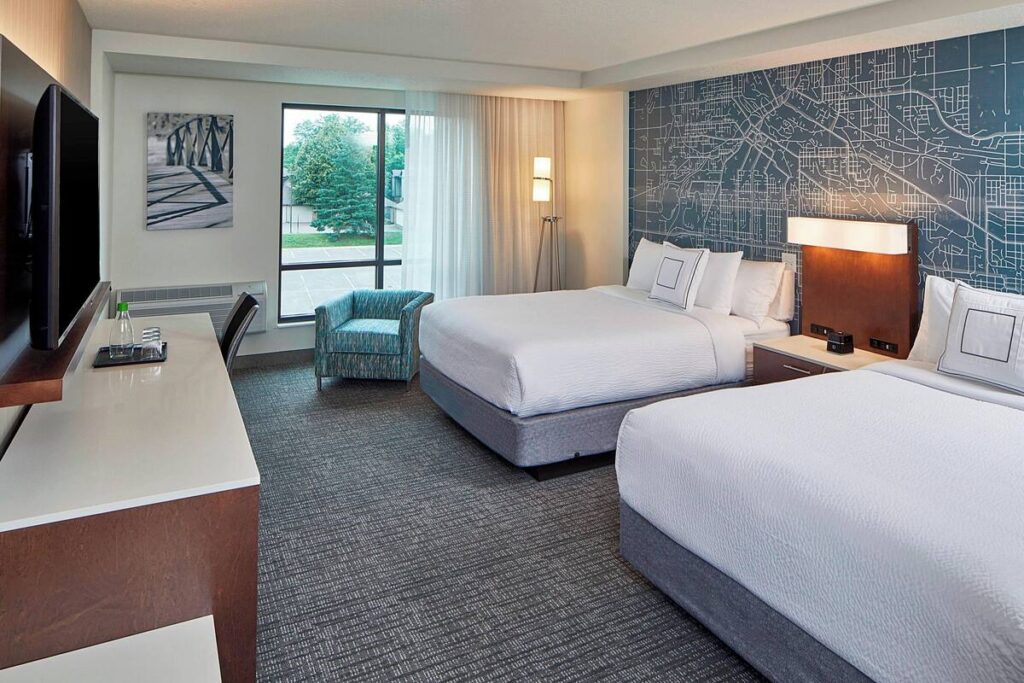 Courtyard by Marriott Minneapolis West - Image 6