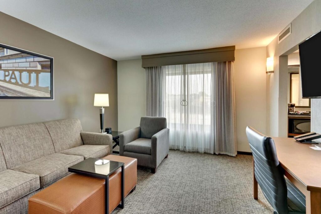 Drury Plaza Hotel St. Paul Downtown - Image 4