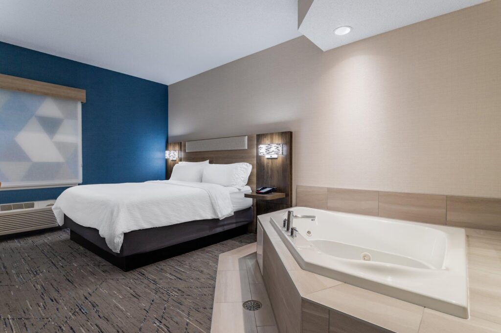 Holiday Inn Express Hotel & Suites-St. Paul by IHG - Image 5