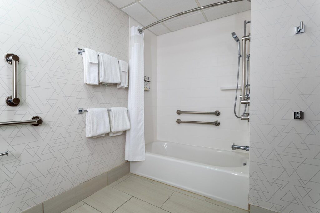 Holiday Inn Express Hotel & Suites-St. Paul by IHG - Image 6