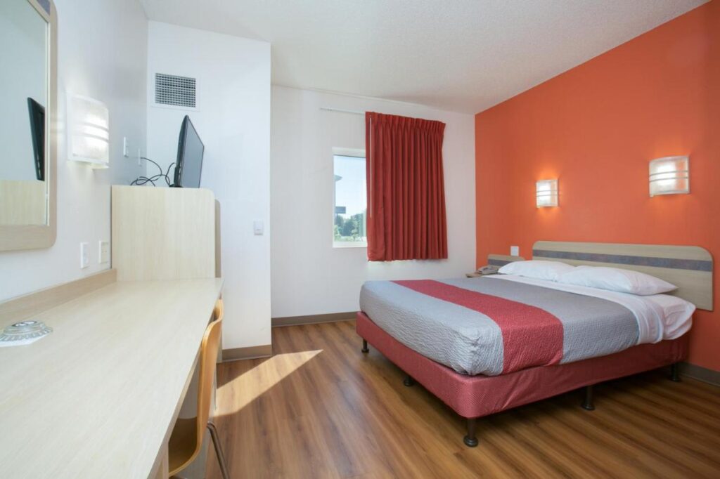 Motel 6-Brooklyn Center, MN - Minneapolis - Image 2