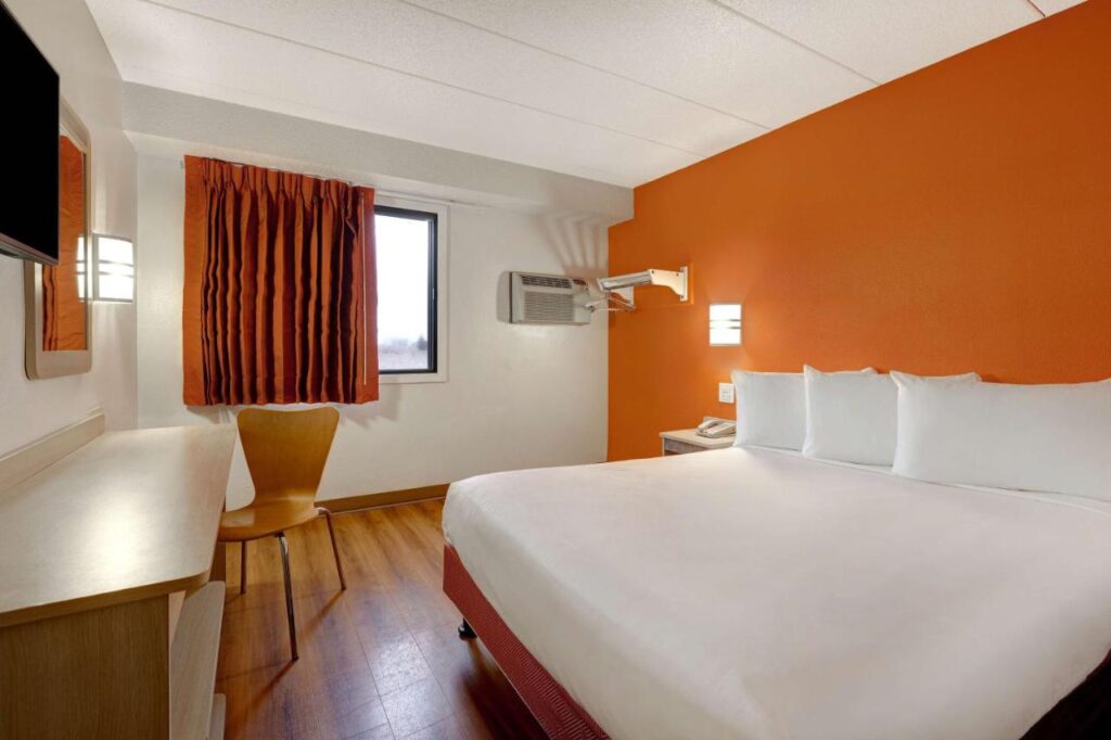 Motel 6-Lakeville, MN - South - Lakeville - Image 1