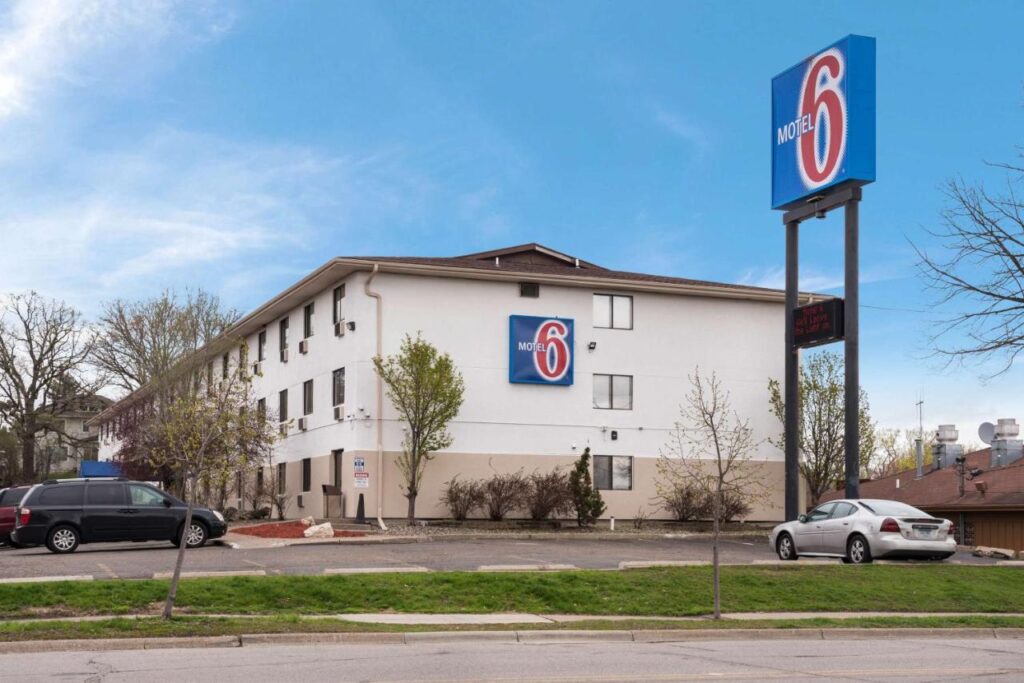 Motel 6-Saint Paul, MN - I-94 - Image 1