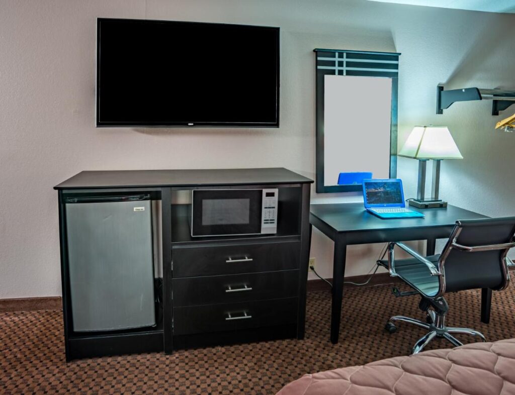 Prime Rate Inn - Image 3