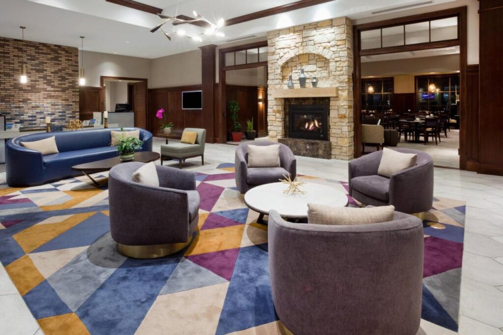Sheraton St Paul Woodbury Hotel - Image 1
