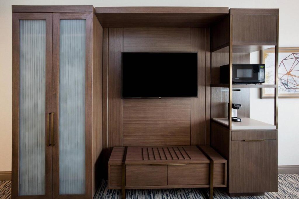 Sheraton St Paul Woodbury Hotel - Image 3