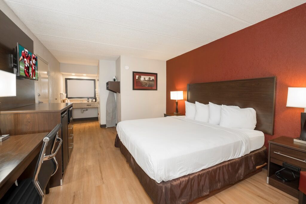 Red Roof Inn Mobile North – Saraland - Image 5