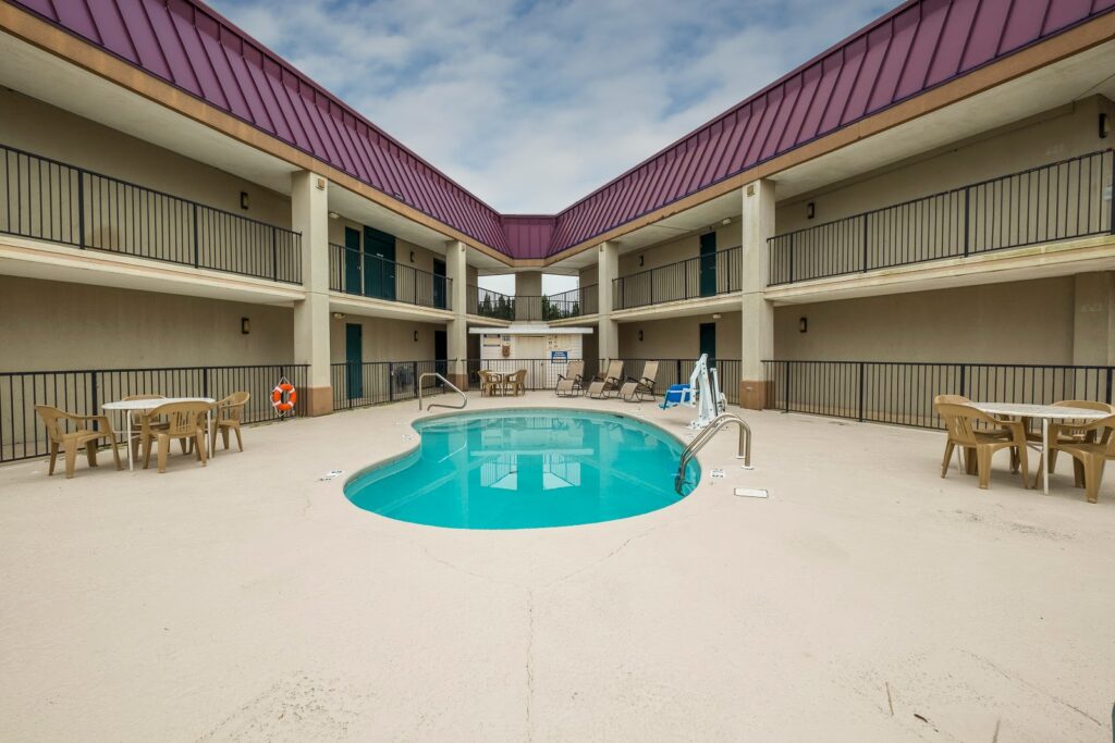 Red Roof Inn Mobile North – Saraland - Image 6