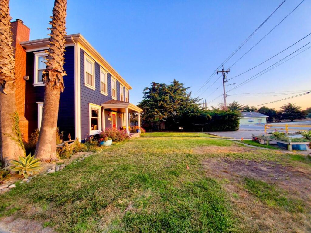 Captain's Inn at Moss Landing - Image 1