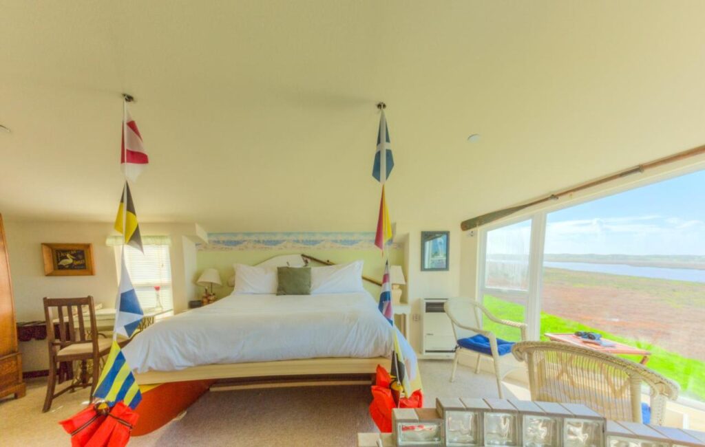 Captain's Inn at Moss Landing - Image 4