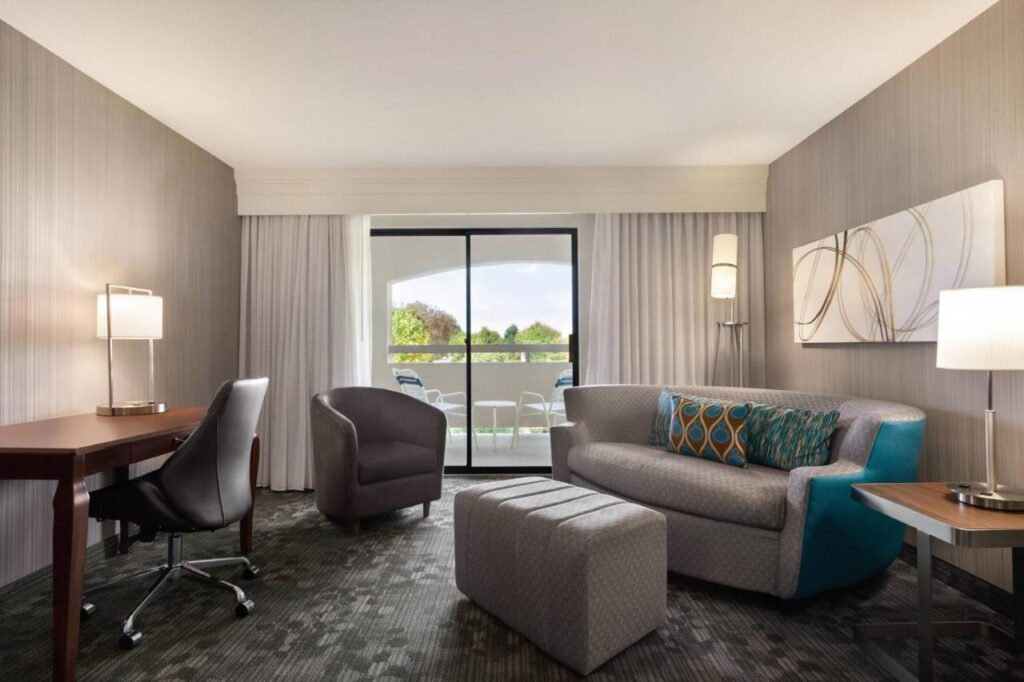 Courtyard By Marriott Salinas Monterey - Image 6