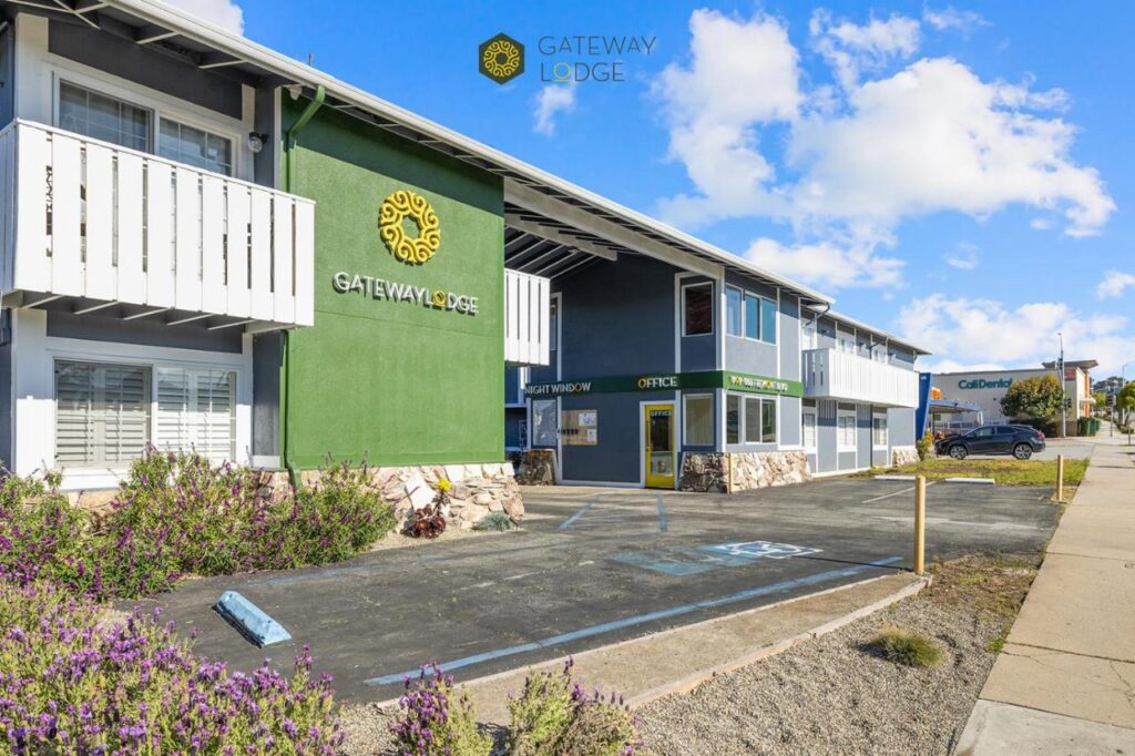 Gateway Lodge - Image 1