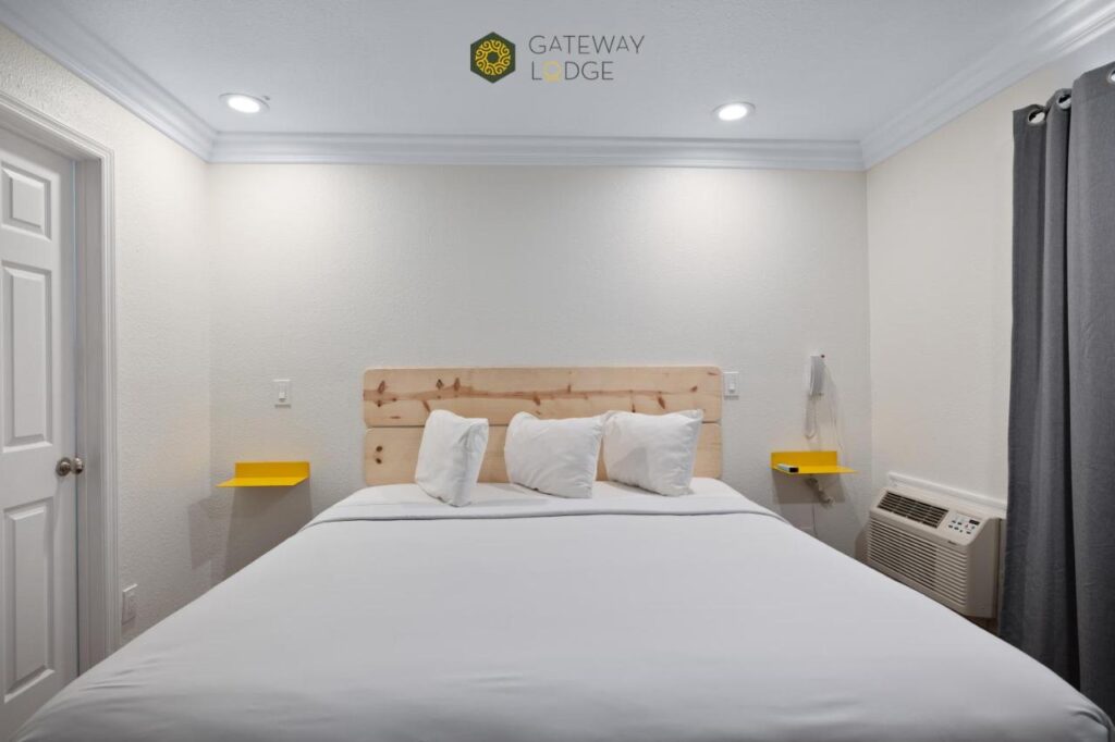 Gateway Lodge - Image 2