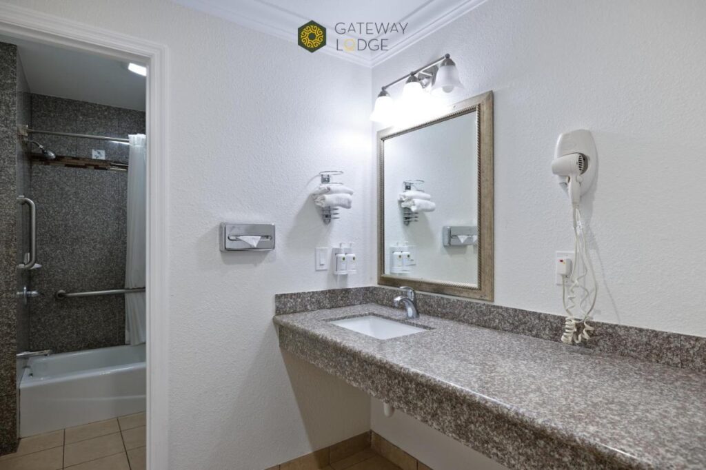 Gateway Lodge - Image 4