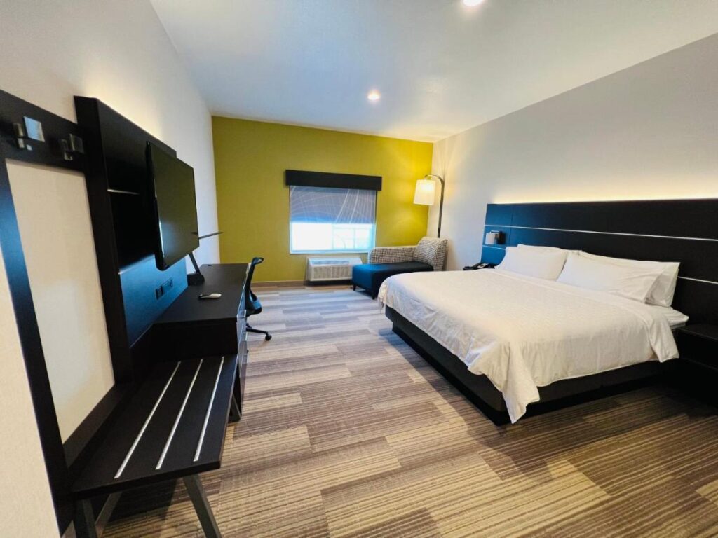Holiday Inn Express & Suites Salinas by IHG - Image 3