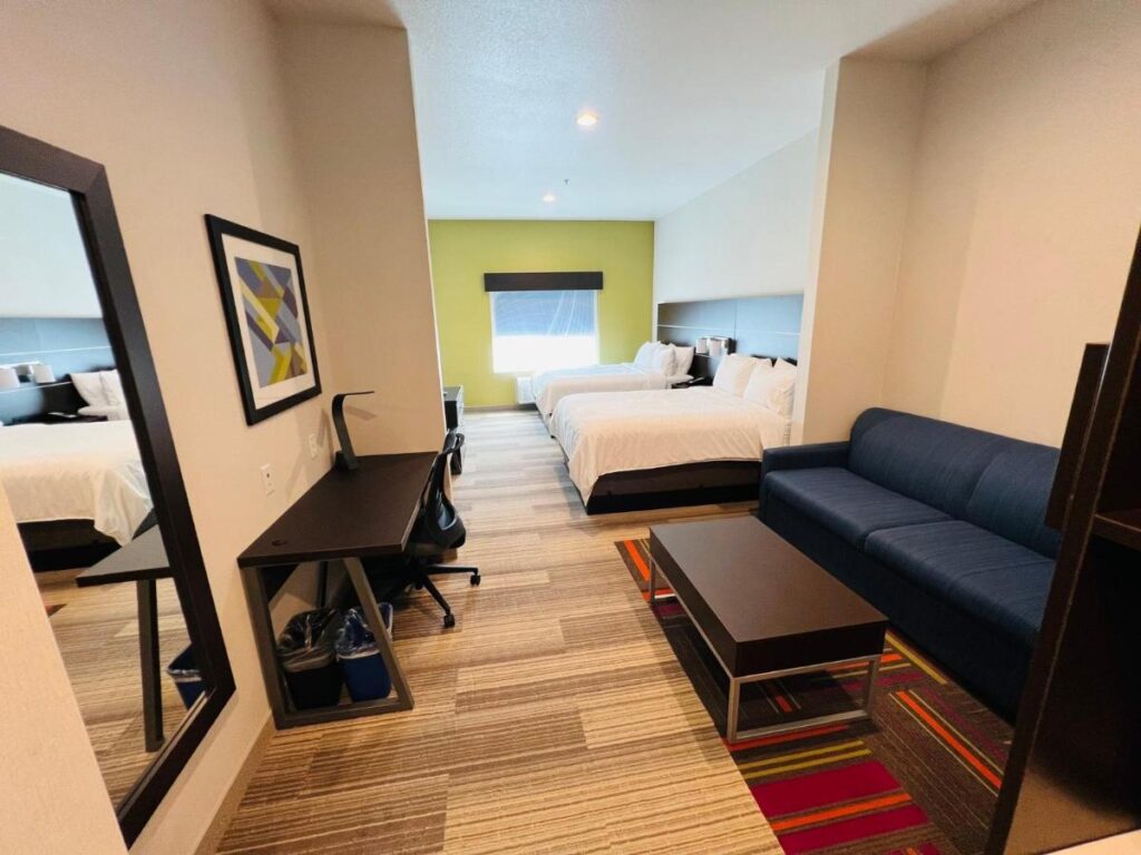 Holiday Inn Express & Suites Salinas by IHG - Image 5