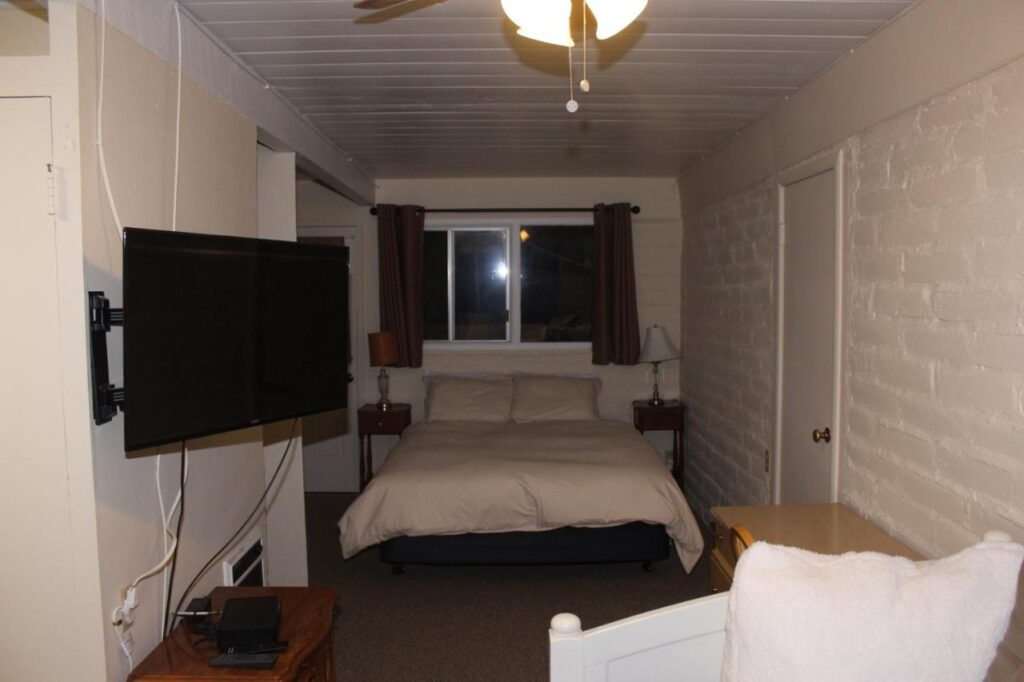 Little European Lodge - Image 4