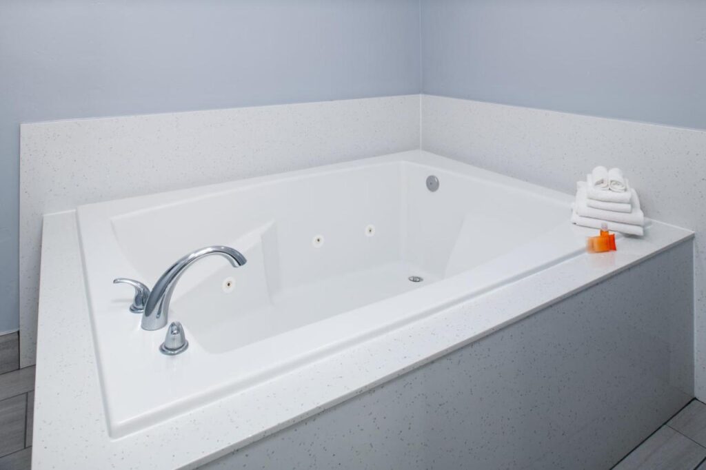 Lone Oak Lodge - Image 4