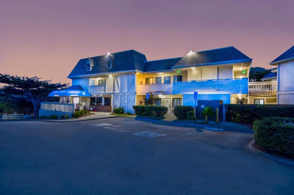 Motel 6-Marina, CA - Monterey - Image 1