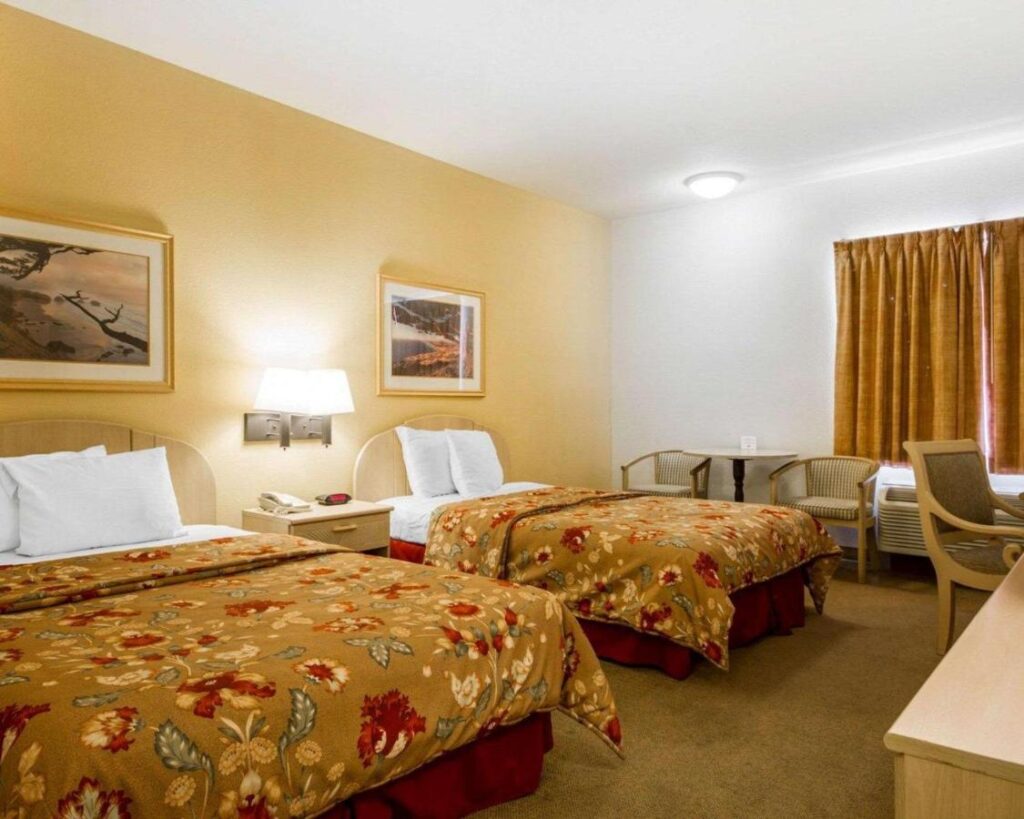 Pacific Coast Inn - Image 4
