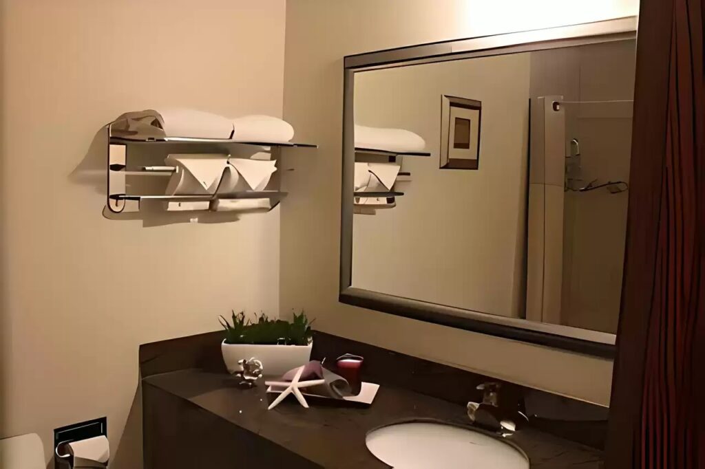 Pacific Coast Inn - Image 6