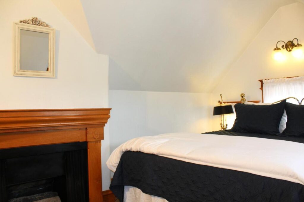 Pacific Grove Inn - Image 2