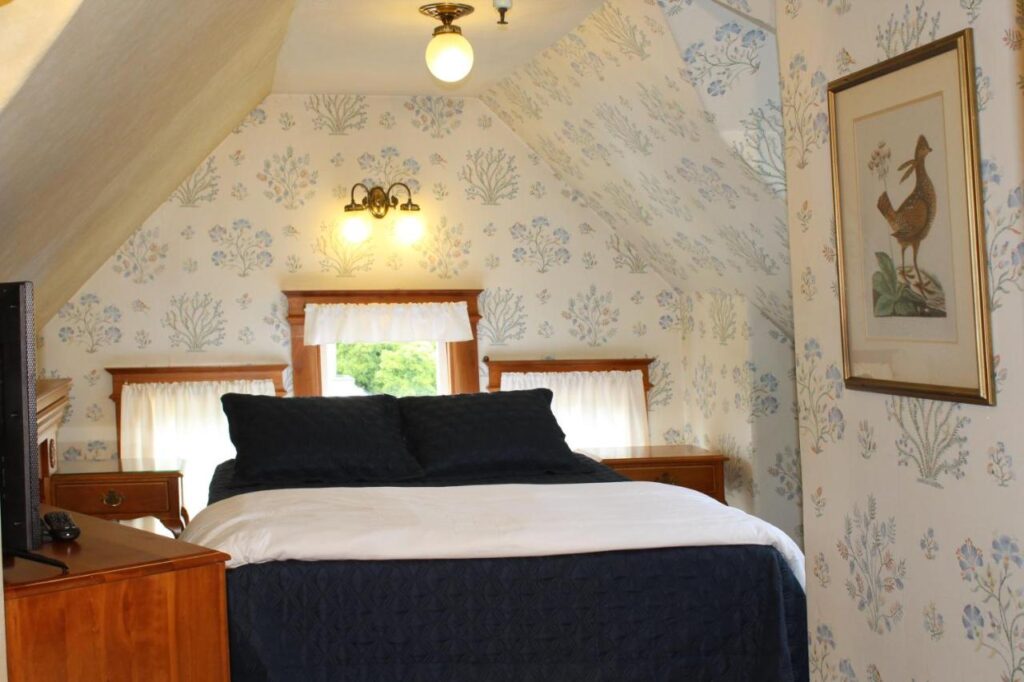Pacific Grove Inn - Image 4