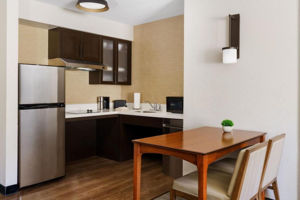 Residence Inn by Marriott Salinas Monterey - Image 5