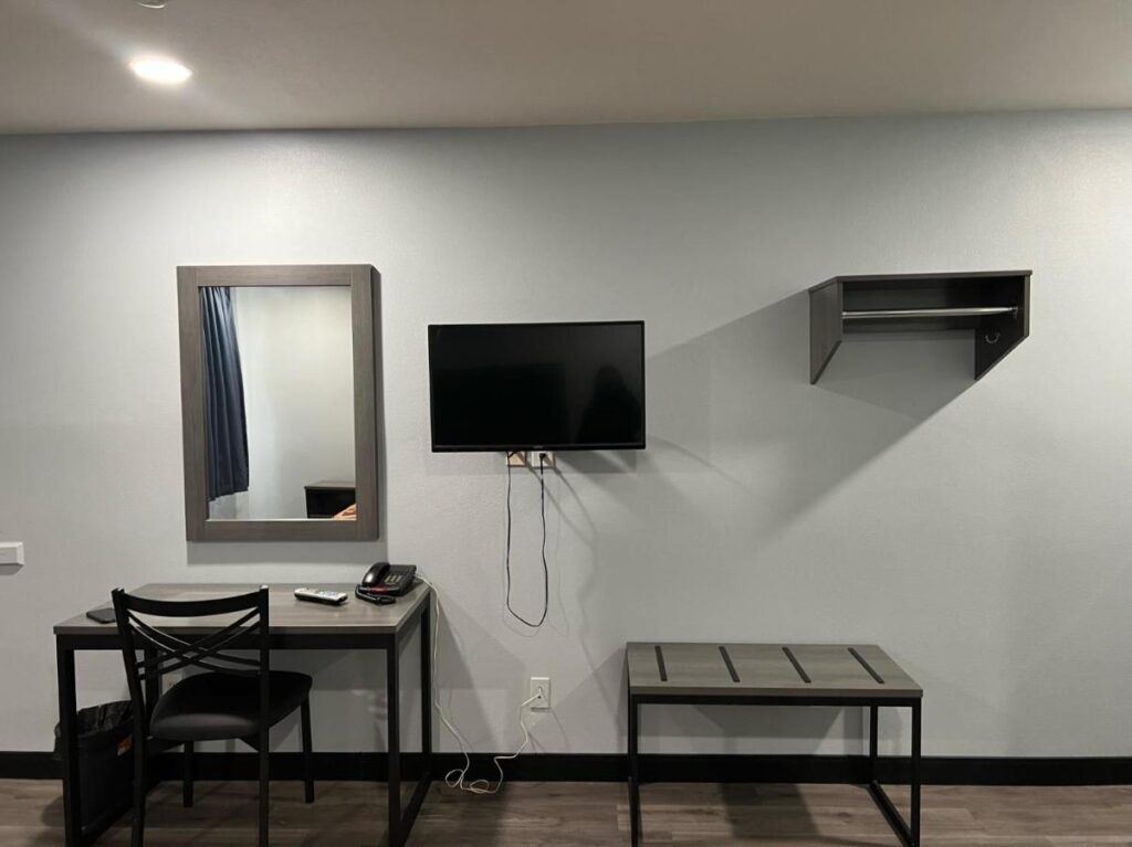 Travel Inn Gilroy - Image 3