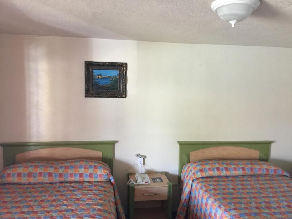 Hacienda Motel - Image 2