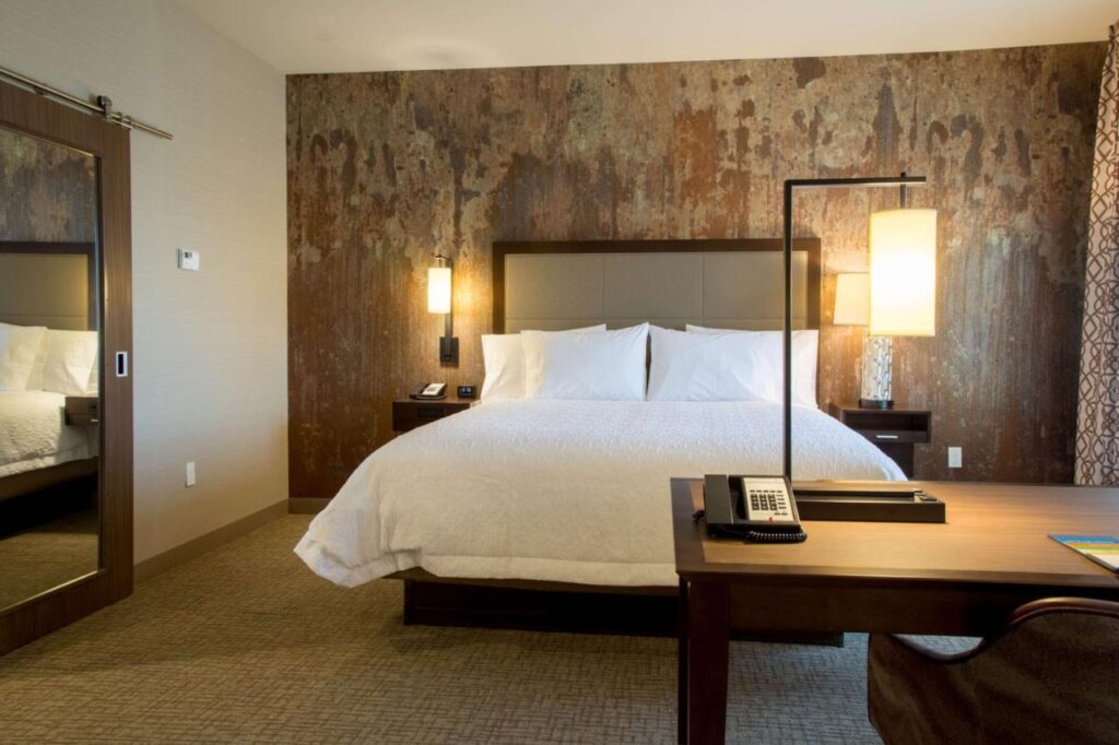 Hampton Inn & Suites Murrieta Temecula - Image 2