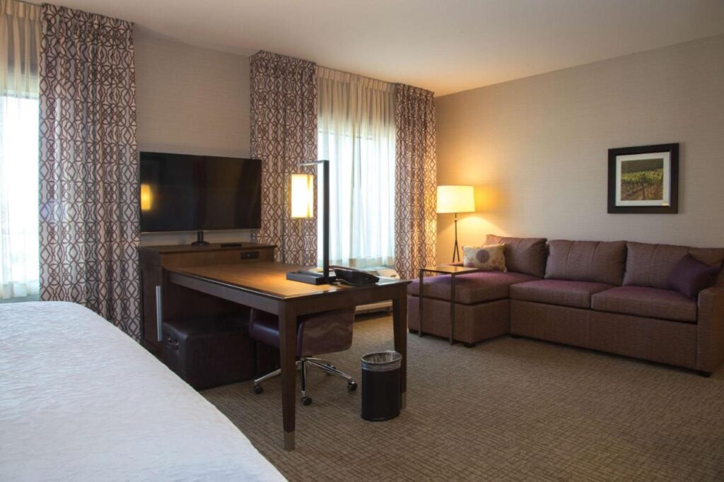 Hampton Inn & Suites Murrieta Temecula - Image 3