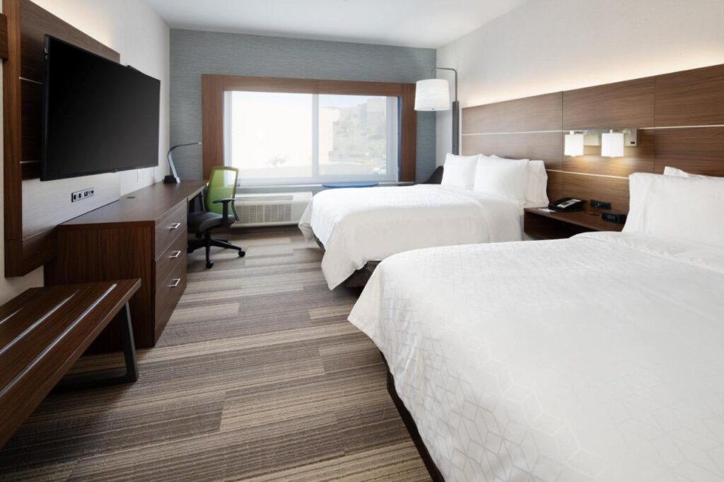 Holiday Inn Express & Suites - Murrieta by IHG - Image 3
