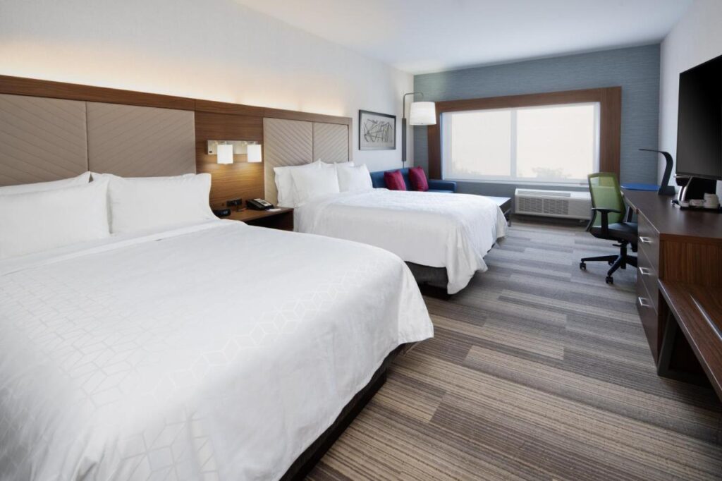 Holiday Inn Express & Suites - Murrieta by IHG - Image 6